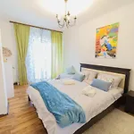 5* Mansion In Center
