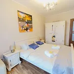 5* Mansion In Center Apartmán *