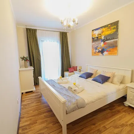 5* Mansion In Center