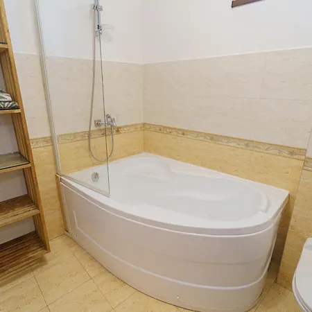 5* Mansion In Center *