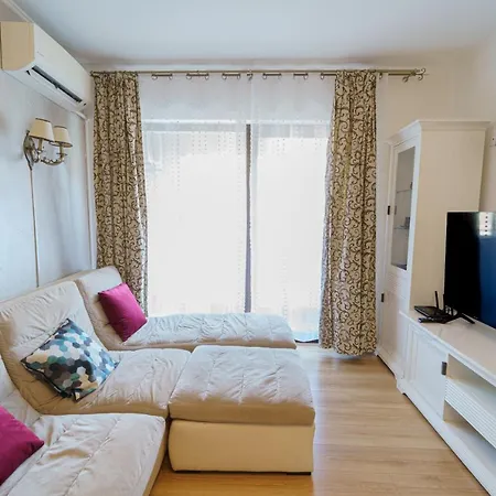 5* Mansion In Center