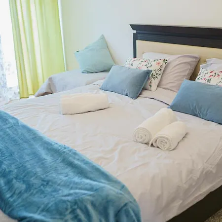 5* Mansion In Center