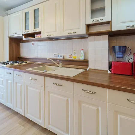 5* Mansion In Center