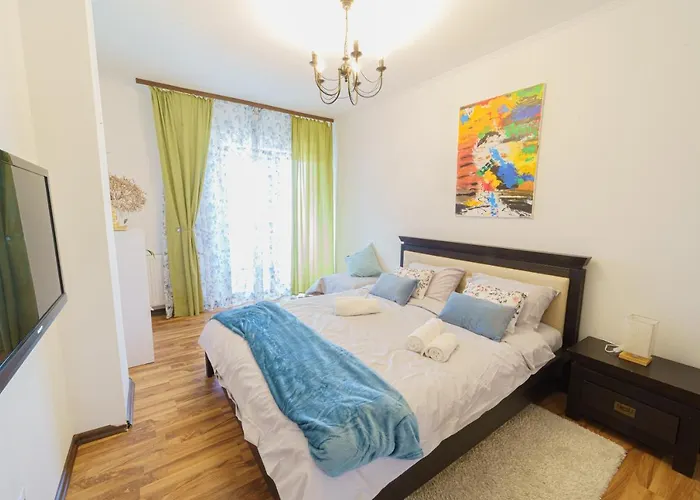 5* Mansion In Center