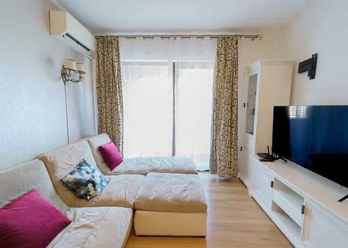 5* Mansion In Center