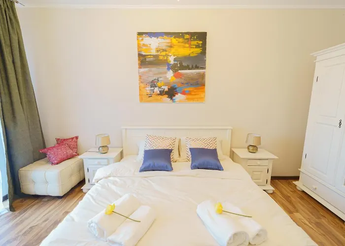 5* Mansion In Center