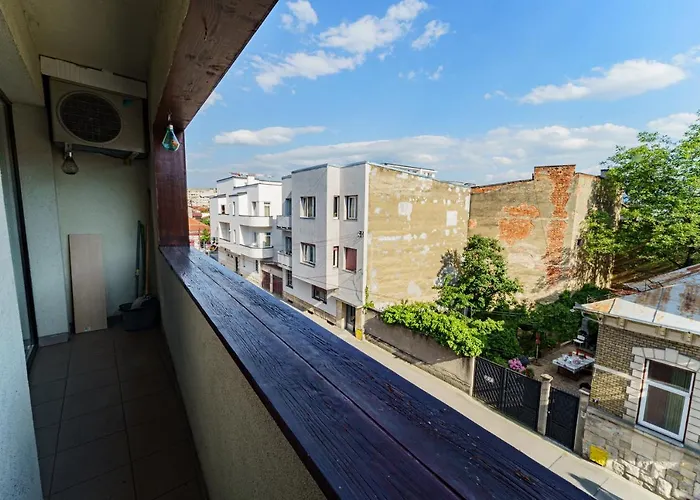 5* Mansion In Center *