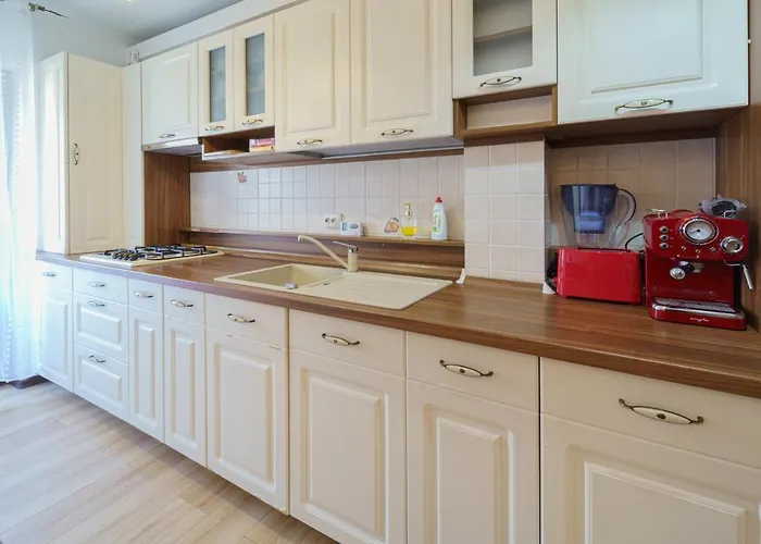 5* Mansion In Center